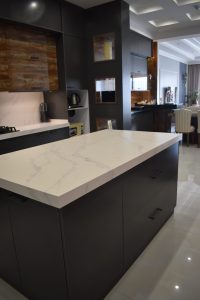 طراحی شیک با صفحات سنگ مصنوعی